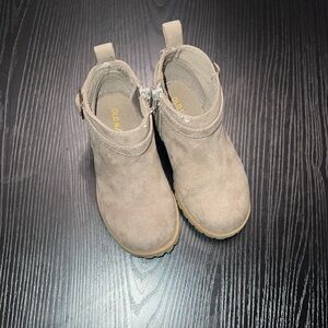 Toddler ankle boots size 7